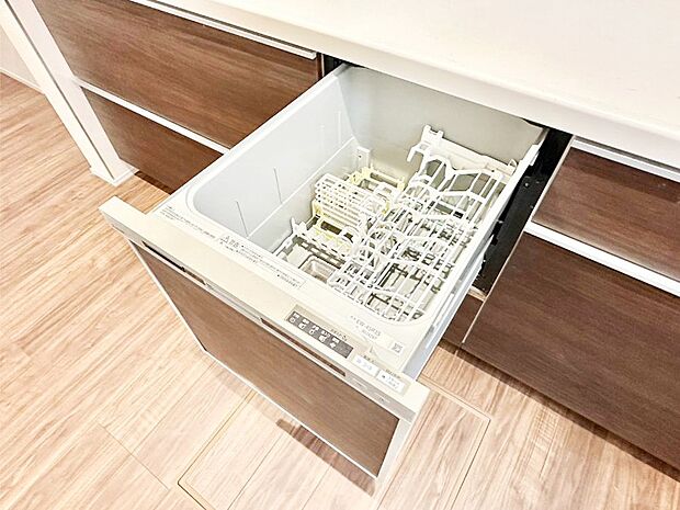 【その他設備(食洗機)】面倒なお片づけは食洗機にお任せ!家事の負担が減って、時間にも気持ちにもゆとりができます。