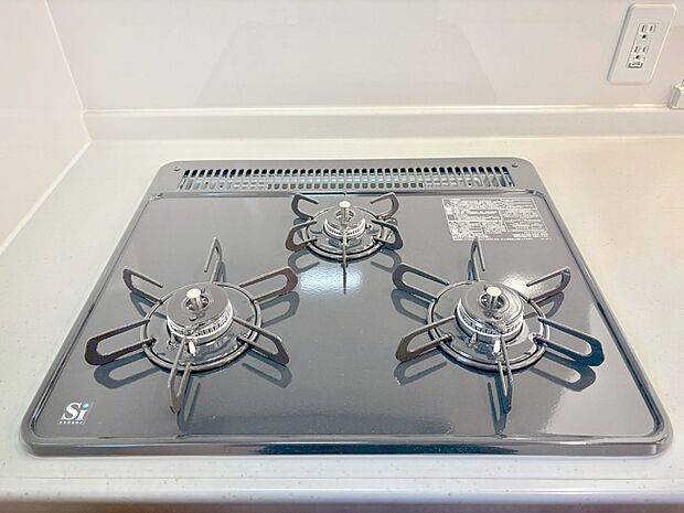 【その他設備(Ｓｉセンサーコンロ)】ガスコンロはＳｉセンサー搭載。火力調節や焦げ付き・消し忘れも防いでくれます。