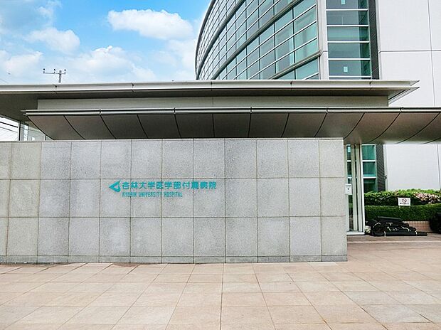 杏林大学医学部付属病院(約1,500m)