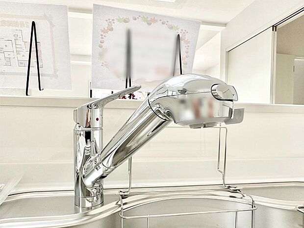 【その他設備(蛇口一体型浄水器)】浄水器一体型のキッチンで洗い物用・料理用と切り替え簡単!