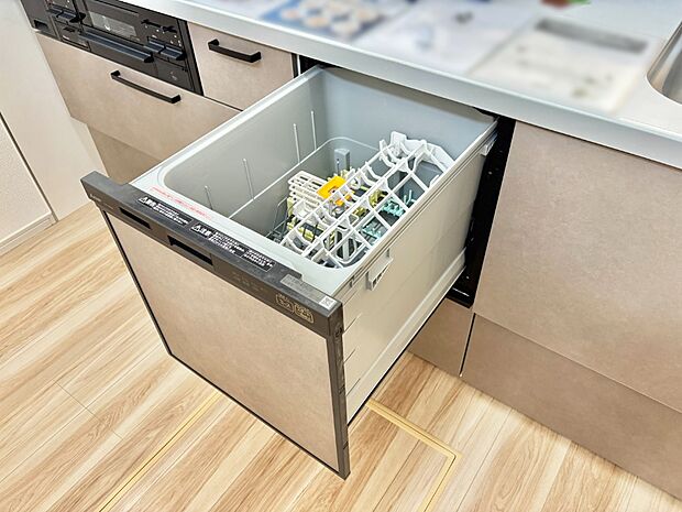 【その他設備(食洗機)】面倒なお片づけは食洗機にお任せ!家事の負担が減って、時間にも気持ちにもゆとりができます。