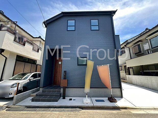 【現地外観写真】たっぷりの陽光と心地よい風が舞い込む住まい
