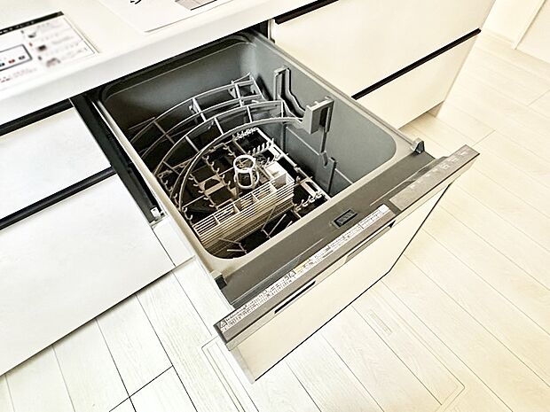 【その他設備(食洗機)】面倒なお片づけは食洗機にお任せ！家事の負担が減って、時間にも気持ちにもゆとりができます。