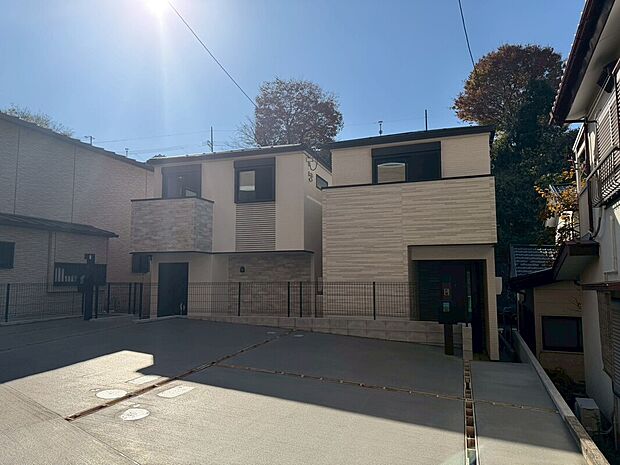 【現地外観】堂々完成！ご内見できます！