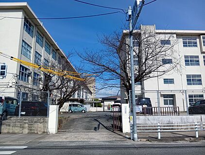 福岡市立弥永西小学校 約435m(徒歩6分)