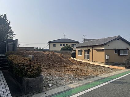 【前面道路含む現地写真】