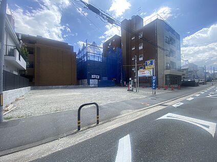 【前面道路含む現地写真】