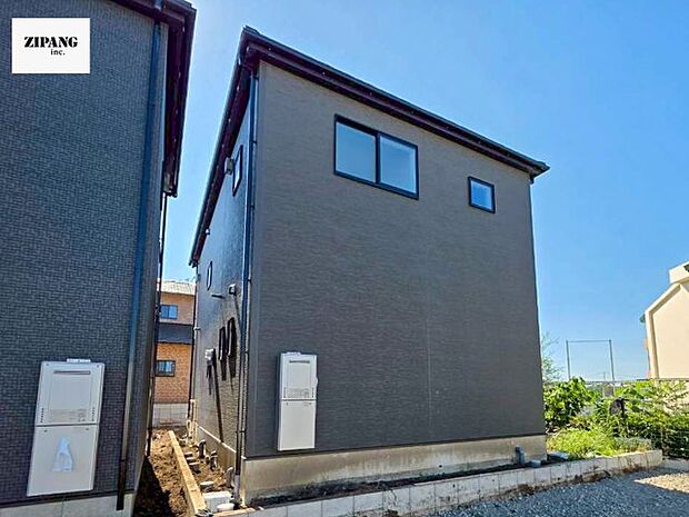 【現地外観写真】現地完成済みですので即日見学可能です♪周辺物件とともにご紹介させていただきますのでお気軽にお問い合わせください！ 