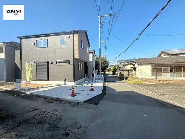 【現地外観写真】現地完成済みですので即日見学可能です♪周辺物件とともにご紹介させていただきますのでお気軽にお問い合わせください！ 