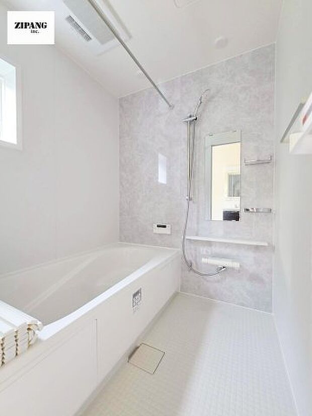 【風呂】【浴室】1坪タイプのお風呂。浴室暖房換気乾燥機付きで、雨の日の洗濯や冬の入浴を快適に過ごせます。