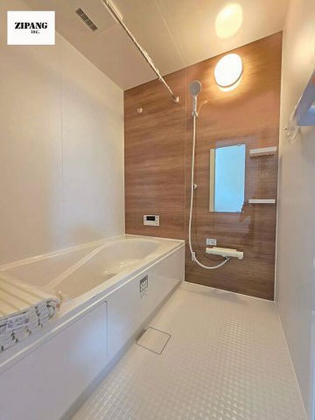 【風呂】【浴室】1坪タイプのお風呂。浴室暖房換気乾燥機付きで、雨の日の洗濯や冬の入浴を快適に過ごせます。