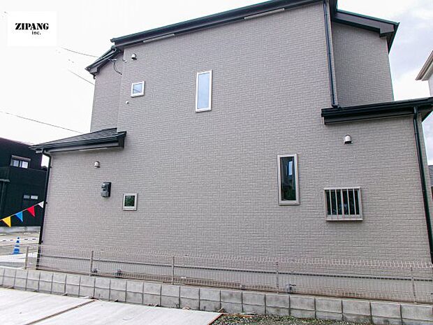 【外観】【現地外観写真】ただいま建築中です。周辺物件とともにご紹介させていただきますのでお気軽にお問い合わせください。（2026年6月撮影） 