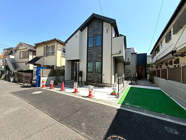 耐震・制震工法、次世代省エネ基準対応住宅など建物構造にも拘りを持った安心安全なお住まいです。暮らしを彩る多彩な設備仕様が毎日の暮らしを優雅に演出します。先行販売スタート♪即日ご案内可能です。