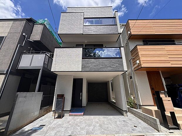 建売住宅とは思えないワンランク上のお住まいです。充実した設備・仕様が日々の暮らしを快適に演出してくれます。住まうほどにどんどん愛着が湧いてくる魅力の物件になります。