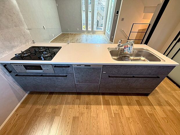 【◆キッチン】施工例写真になります。完成前になりますので実際の品質をご覧いただきながらショールームにて詳細にプレゼンテーションさせていただきます。具体的なイメージを掴んでいただける様、サポートさせていただきます。