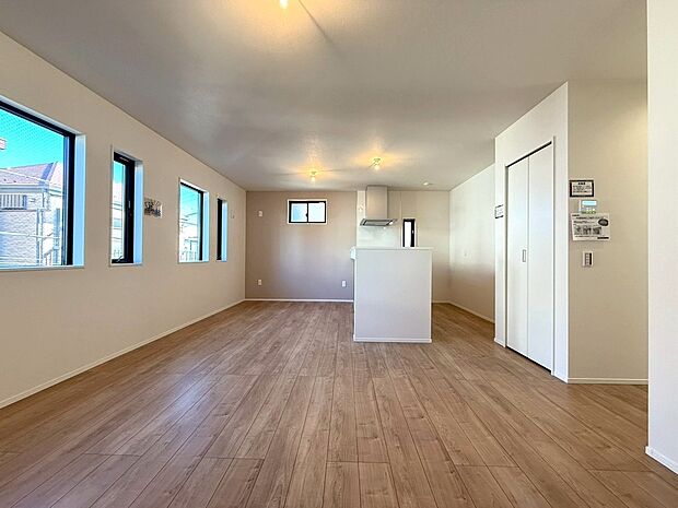 【◆LDK】2階LDKだからこその明るく心地良い空間となっております。皆様が自然と集い触れ合る場所を実現しております。