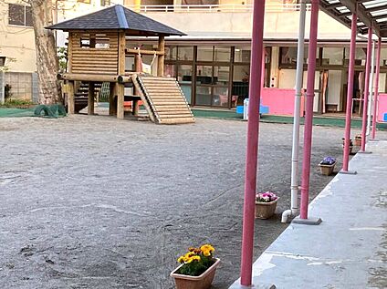愛星幼稚園 約425m(徒歩6分)