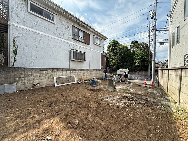 【◆現地】ゆとりのある広さと整った区画形状が非常に魅力的です。住宅街としての落ち着きと、暮らしに必要な利便性を兼ね備えた住環境です。