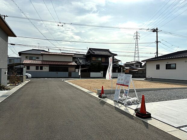 前面道路は6mあります