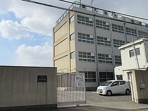 楠根中学校