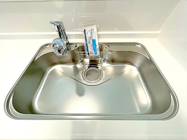 【【浄水器】】浄水器をスリムに内蔵したハンドシャワー式の水栓金具です。いつでもおいしい水をいつでも手軽に使えます