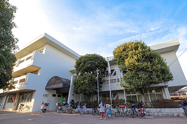 府中市立住吉図書館（約336m）