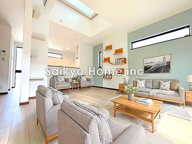 【リビング】一日の中で多くの時間を過すことになるリビングダイニングだからこそ、いつも穏やかな空間であることが必然。爽やかな通風と採光を存分に感じる事が出来る空間です。※家具等はCG加工です。