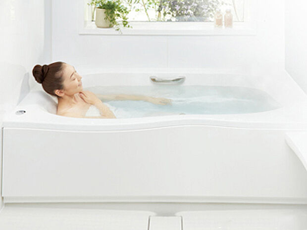 【【1坪タイプバスルーム】】　窓のある浴室で快適に入浴！換気も気軽に！