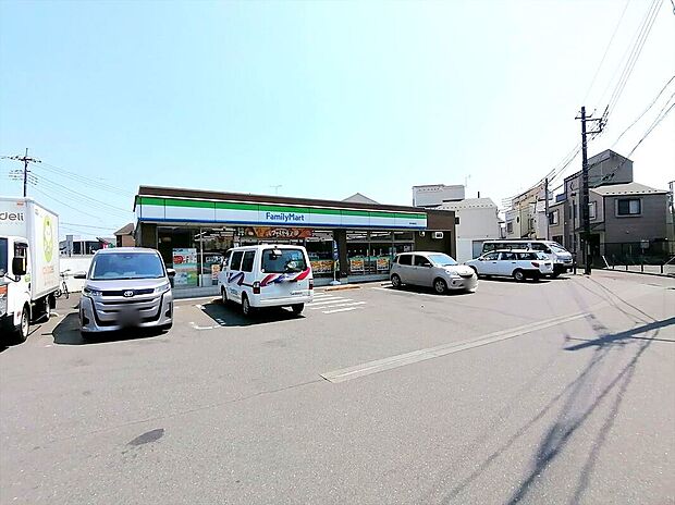 ファミリーマート府中是政店