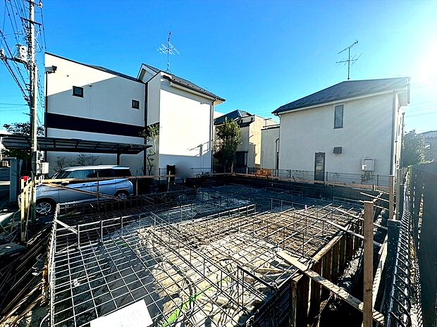 【現地外観】子育てにも嬉しい、緑豊かな自然が広がる閑静な住宅地です。この機会に是非現地をご覧ください。