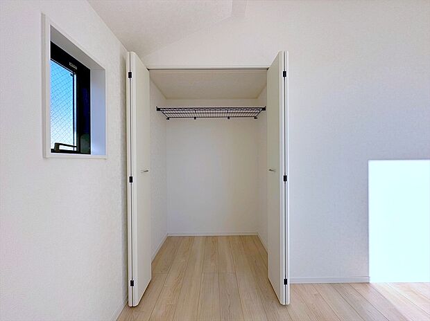 【収納】各居室には十分な収納スペースを確保。お部屋全体を広々と使うことができます。