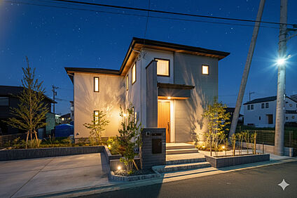 外観（夜）