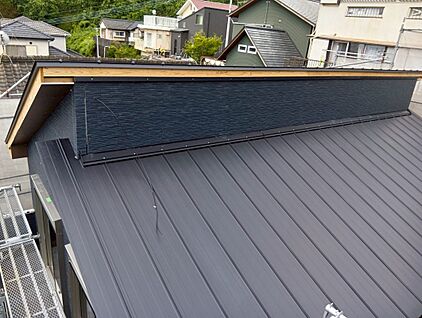 ガルバ二ウム鋼板屋根　