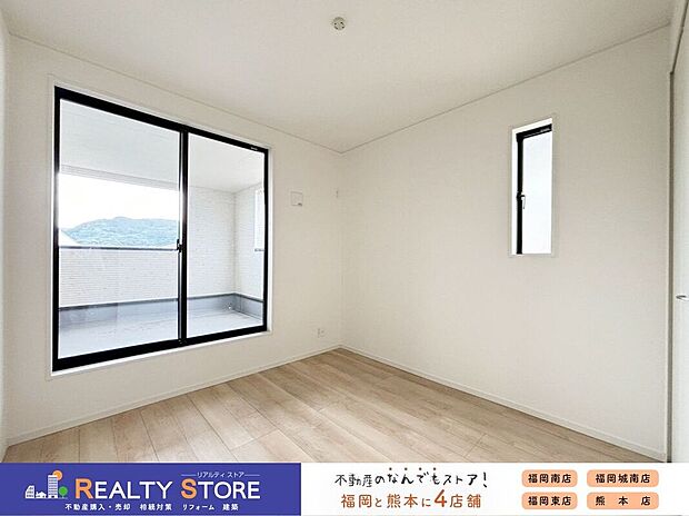 【室内】〈2号棟〉☆洋室☆バルコニーに面した洋室が2部屋♪掃き出し窓で風通り良好です♪