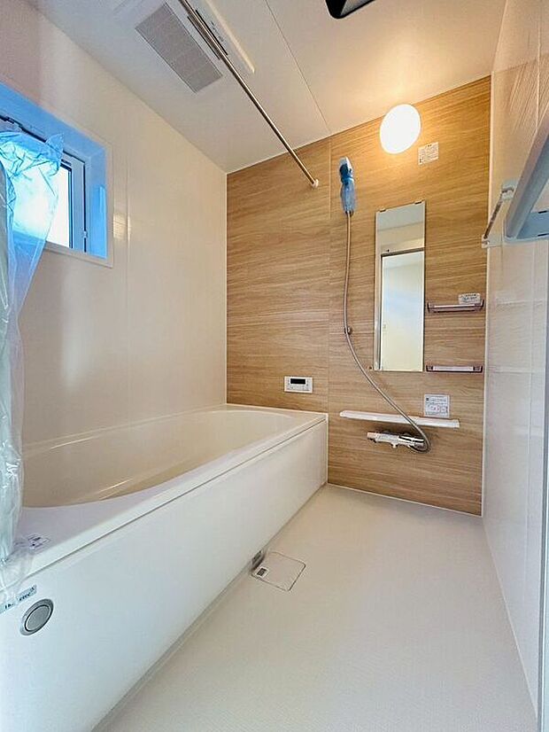 【バス】〈1号棟〉☆ユニットバス☆ゆったり浸かれる浴槽で1日の疲れをリフレッシュ♪