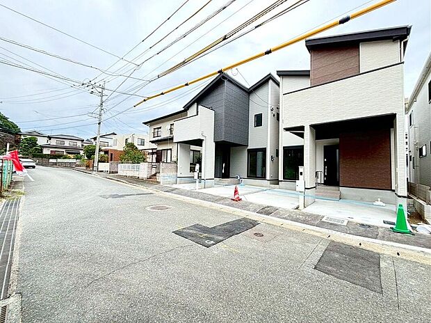 【前面道路含む外観】☆現地【2025年9月】撮影☆