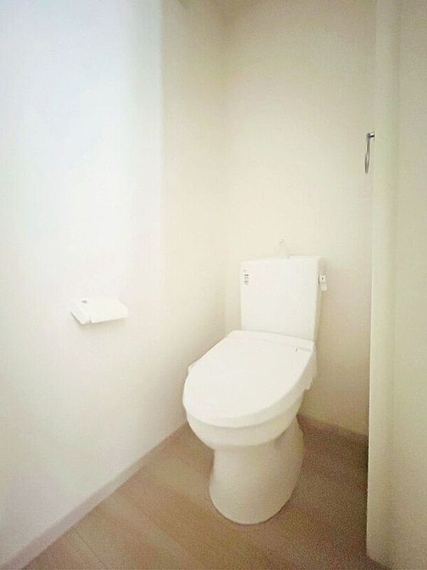 【トイレ】〈3号棟〉☆トイレ☆温水洗浄機付き便座♪