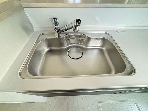 【その他設備】広いシンクはお料理前後も使いやすく便利です♪