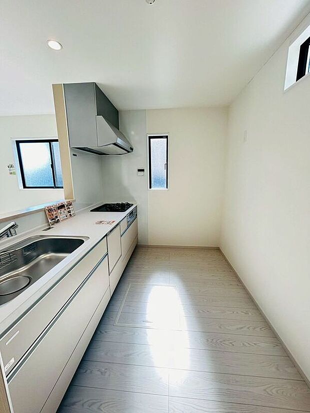 【キッチン】〈1号棟〉☆キッチン☆対面式なので家族と会話しながら家事ができます♪