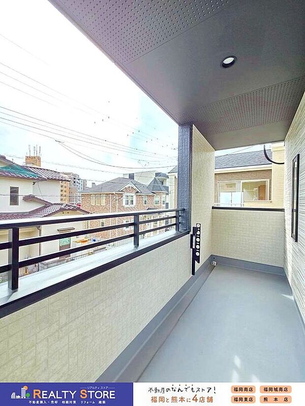 ☆2号棟☆【バルコニー】陽当たり良好なバルコニー!お布団やたくさんのお洗濯物もしっかりと干すことが出来ます♪