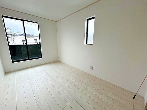 〈1号棟〉☆洋室☆大きな窓からは快適な光が差し込みます(^^♪通気性能を上げる事で居心地の良い空間を演出!!