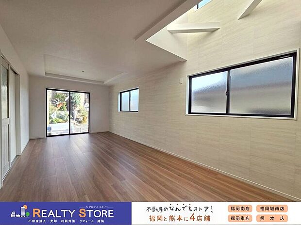 ☆3号棟☆【寛ぎの空間】リビングは家族全員の集まる憩いの場、この場所を通じて家族の楽しい会話が聞こえてきそうなリビングですね♪