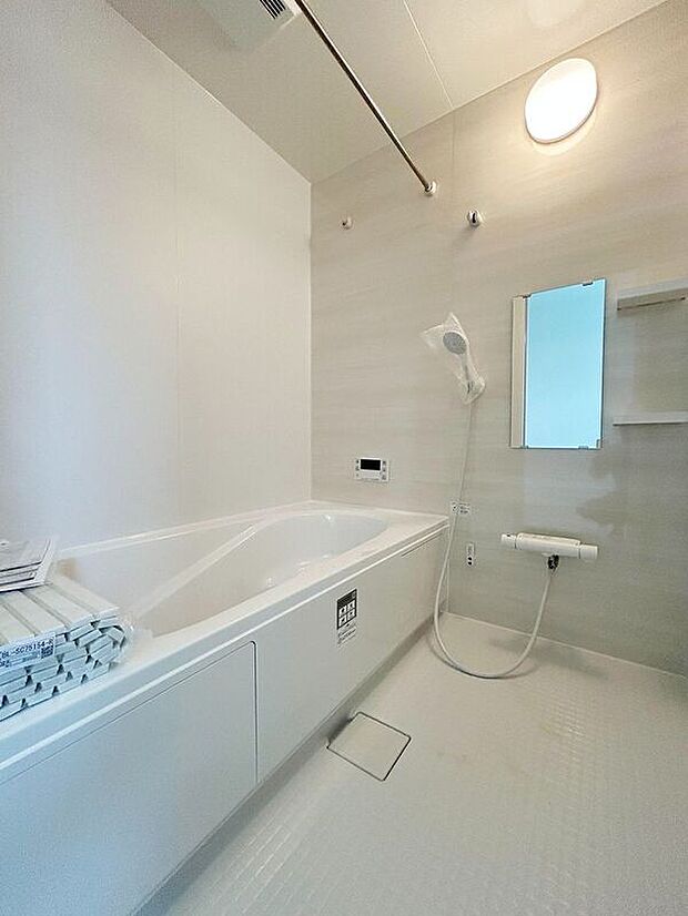 【バス】☆2号棟☆【ユニットバス】浴室乾燥暖房機付き♪追炊き機能があるので遅く帰ってきた家族も温かなお風呂タイム♪