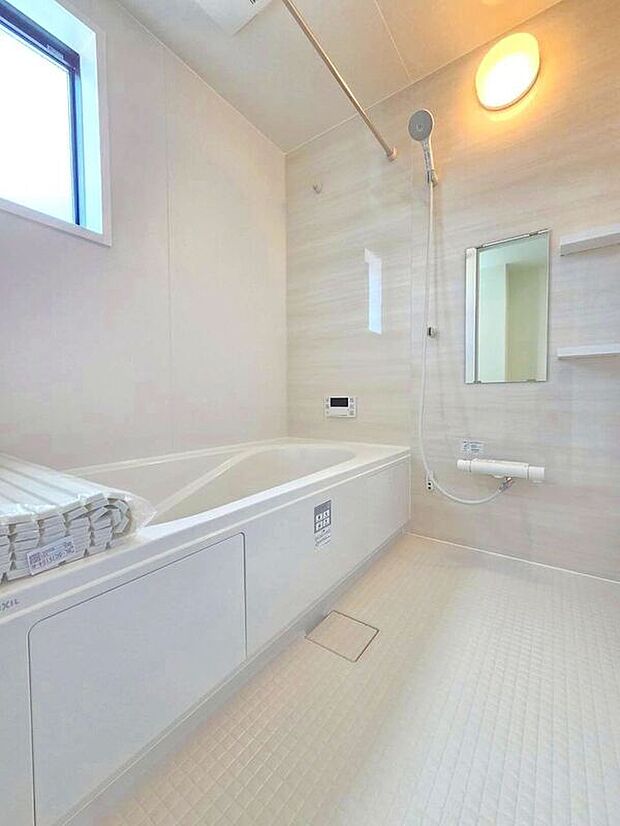 【バス】☆2号棟☆【至福のバスタイム】至福のリラックスタイムをお過ごしください。お子様と一緒でもゆとりを感じられる広々設計です。