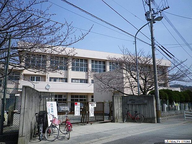福岡市立香椎下原小学校（約1,000m）