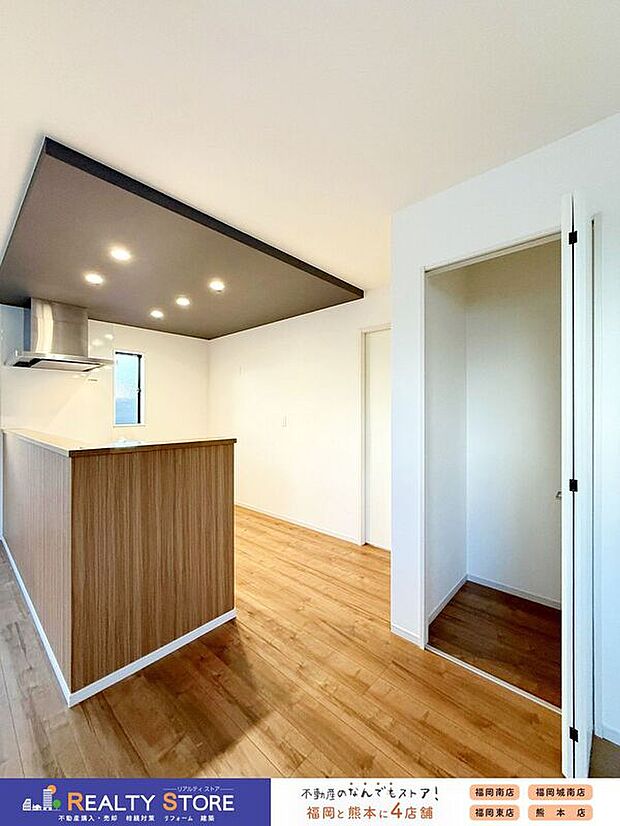 【収納】☆1号棟☆【パントリー】キッチン横のパントリー♪日用品や食品のストックなどの保管場所におススメ♪