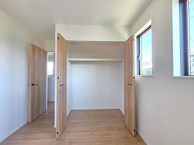 【収納】☆2号棟☆【クローゼット】大容量クローゼット♪棚付きなので整理もしやすくお部屋を広く活用できます♪