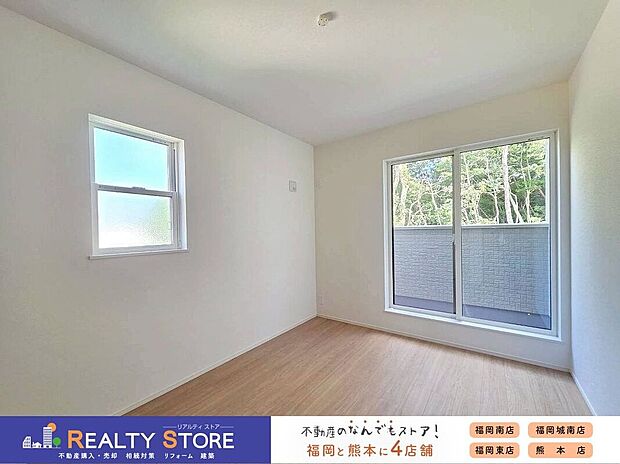 【室内】☆2号棟☆【洋室】大きな窓からは快適な光が差し込みます(^^♪通気性能を上げる事で居心地の良い空間を演出!!寝室におススメ!!