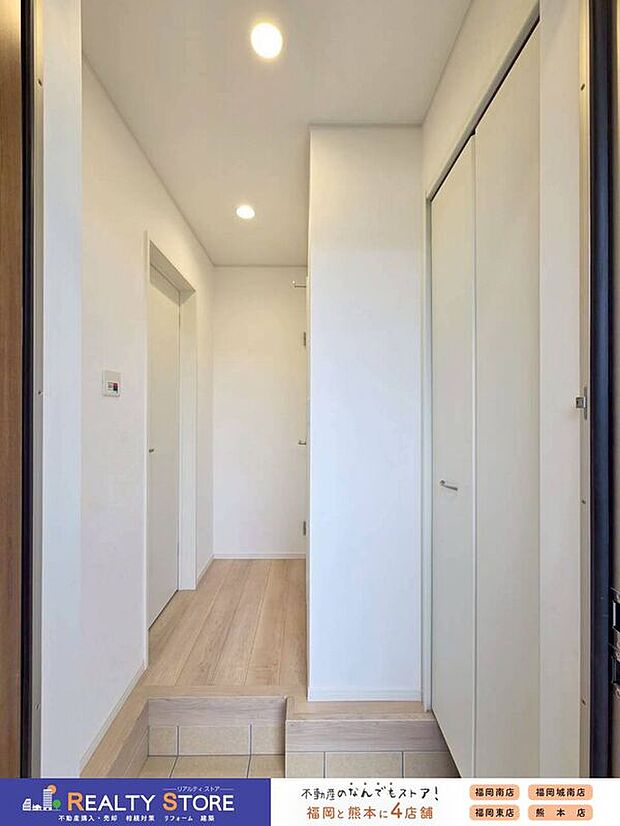 【玄関】☆2号棟☆【シューズボックス】天井近くまである大きなシューズボックス♪たくさん収納出来て玄関スッキリ片付きます♪