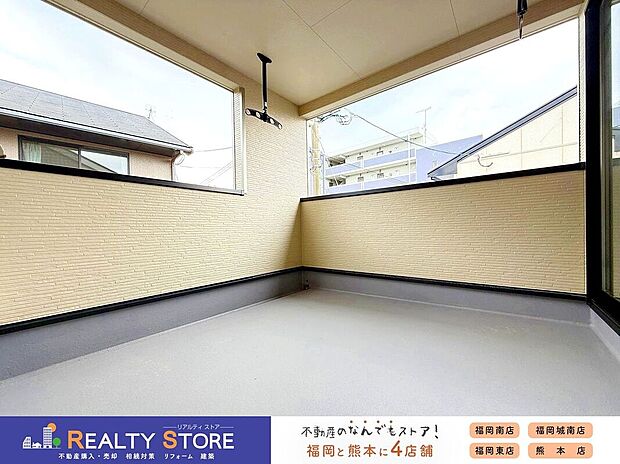 【バルコニー】☆3号棟☆【バルコニー】洗濯の際、天気の心配が少ないインナータイプのバルコニー♪人気の設備です♪